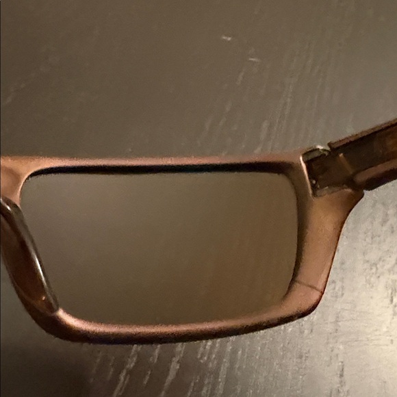 Oakley Jury sunglasses in the Distressed Brown colorway with Dark Bronze lenses - Picture 5 of 9